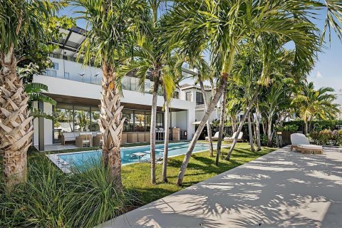 Villa ou maison à louer à Fort Lauderdale, Floride: 4 chambres, 366.87 m2 № 2020140 - photo 16