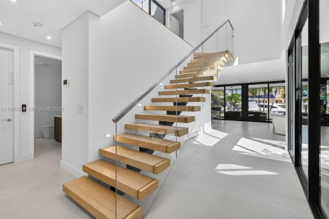 Villa ou maison à louer à Fort Lauderdale, Floride: 4 chambres, 366.87 m2 № 2020140 - photo 27