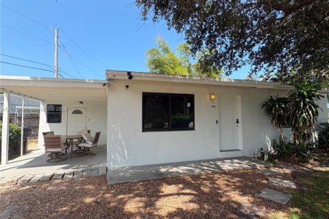 House in Delray Beach, Florida 2 bedrooms, 73.58 sq.m. № 2264525