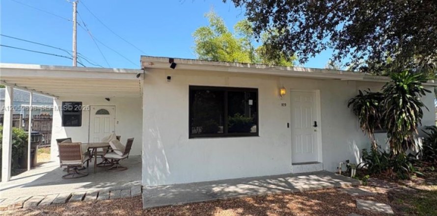 House in Delray Beach, Florida 2 bedrooms, 73.58 sq.m. № 2264525