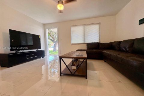 House in Delray Beach, Florida 2 bedrooms, 73.58 sq.m. № 2264525 - photo 2