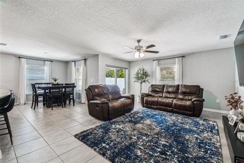 House in Spring Hill, Florida 5 bedrooms, 229 sq.m. № 1915406 - photo 12