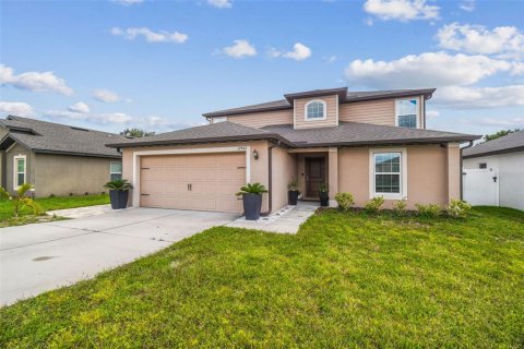 House in Spring Hill, Florida 5 bedrooms, 229 sq.m. № 1915406 - photo 1