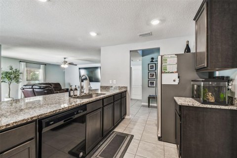 House in Spring Hill, Florida 5 bedrooms, 229 sq.m. № 1915406 - photo 19
