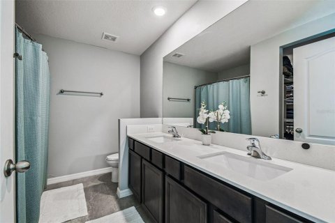 House in Spring Hill, Florida 5 bedrooms, 229 sq.m. № 1915406 - photo 24