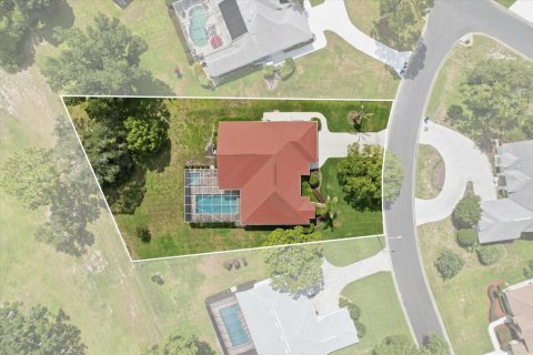 House in Weeki Wachee, Florida 3 bedrooms, 214.98 sq.m. № 2238926