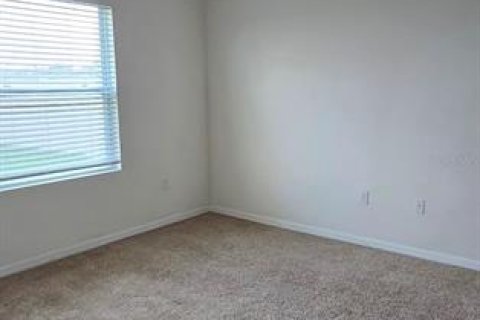 House in Winter Haven, Florida 4 bedrooms, 139.35 sq.m. № 1906618 - photo 7