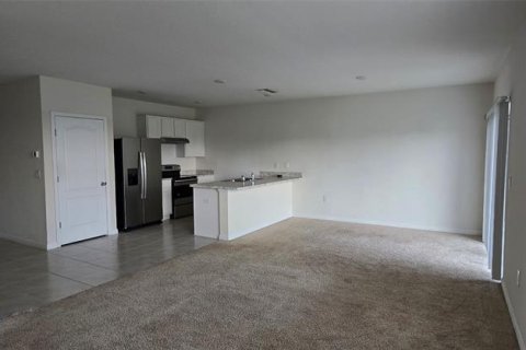 House in Winter Haven, Florida 4 bedrooms, 139.35 sq.m. № 1906618 - photo 3