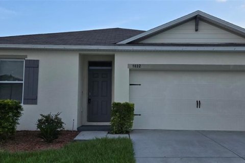 House in Winter Haven, Florida 4 bedrooms, 139.35 sq.m. № 1906618 - photo 1