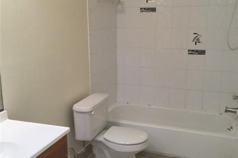 Condo in Orlando, Florida, 3 bedrooms  № 2227296 - photo 9