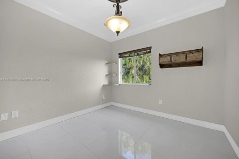 House in Miami Gardens, Florida 4 bedrooms, 174.19 sq.m. № 1776426 - photo 21