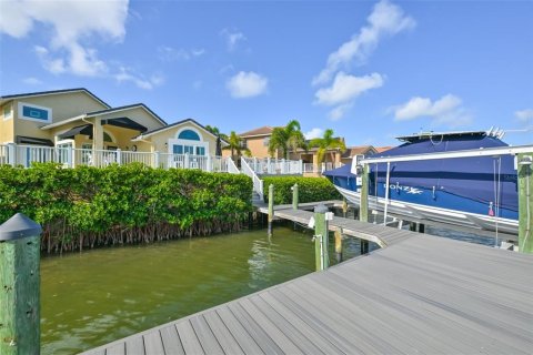 Casa en venta en Apollo Beach, Florida, 3 dormitorios, 228.73 m2 № 2207391 - foto 8
