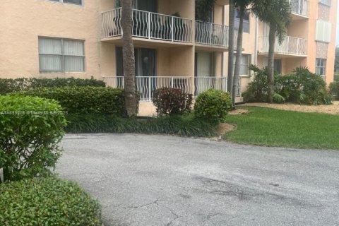 Copropriété à vendre à West Palm Beach, Floride: 2 chambres, 89.19 m2 № 1943198 - photo 16