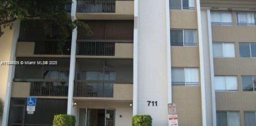 Condominio en Plantation, Florida, 1 dormitorio № 1840720