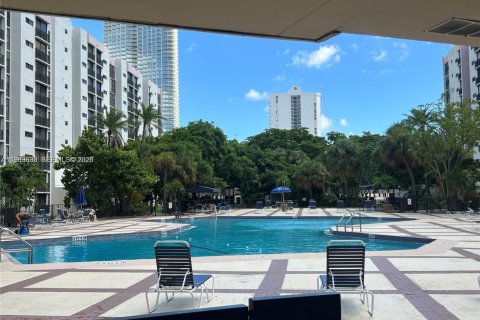 Купить кондоминиум в Санни-Айлс-Бич, Флорида 2 спальни, 83.05м2, № 2033576 - фото 18