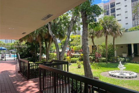 Купить кондоминиум в Санни-Айлс-Бич, Флорида 2 спальни, 83.05м2, № 2033576 - фото 21