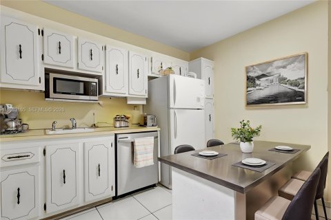 Copropriété à vendre à Aventura, Floride: 1 chambre, 84.82 m2 № 2045535 - photo 11