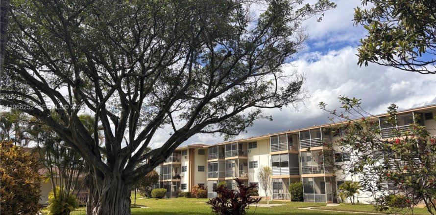 Condominio en Miami, Florida, 1 dormitorio № 2032870