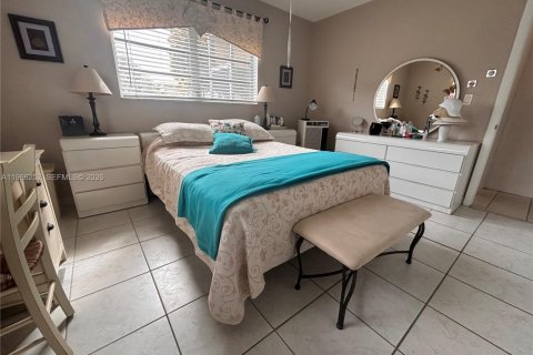 Condominio en venta en Miami, Florida, 1 dormitorio, 63.92 m2 № 2032870 - foto 4