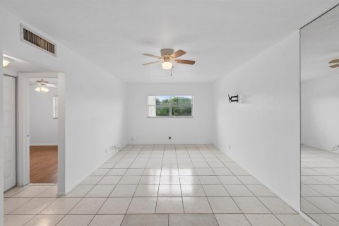 Copropriété à louer à Boca Raton, Floride: 2 chambres, 74.32 m2 № 2289025 - photo 2