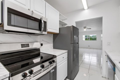 Copropriété à louer à Boca Raton, Floride: 2 chambres, 74.32 m2 № 2289025 - photo 6