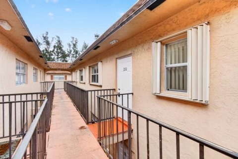 Copropriété à louer à Boca Raton, Floride: 2 chambres, 74.32 m2 № 2289025 - photo 30