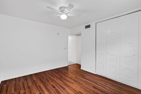 Copropriété à louer à Boca Raton, Floride: 2 chambres, 74.32 m2 № 2289025 - photo 15