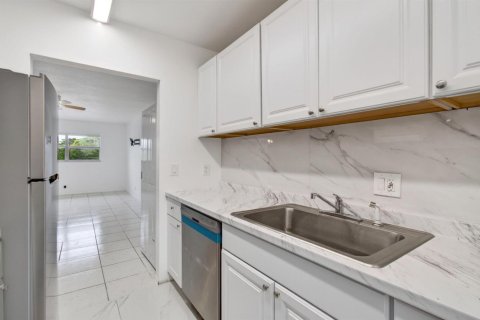Copropriété à louer à Boca Raton, Floride: 2 chambres, 74.32 m2 № 2289025 - photo 5