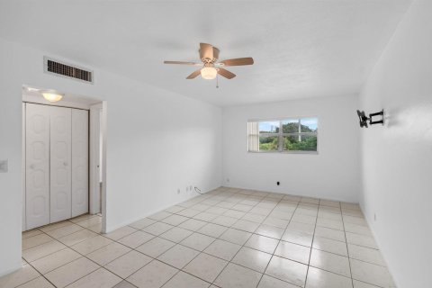 Copropriété à louer à Boca Raton, Floride: 2 chambres, 74.32 m2 № 2289025 - photo 9