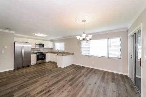 Villa ou maison à louer à North Port, Floride: 3 chambres, 122.63 m2 № 2100313 - photo 6