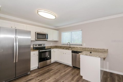 Villa ou maison à louer à North Port, Floride: 3 chambres, 122.63 m2 № 2100313 - photo 7