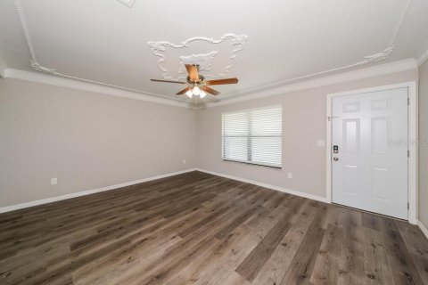 Villa ou maison à louer à North Port, Floride: 3 chambres, 122.63 m2 № 2100313 - photo 4