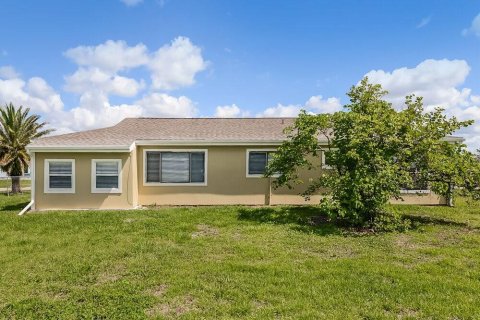 Villa ou maison à louer à North Port, Floride: 3 chambres, 122.63 m2 № 2100313 - photo 16