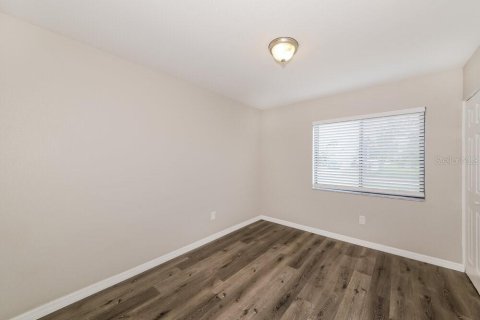 Villa ou maison à louer à North Port, Floride: 3 chambres, 122.63 m2 № 2100313 - photo 13