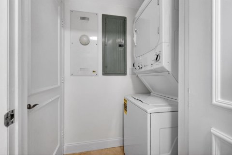 Condo in Sunny Isles Beach, Florida, 2 bedrooms  № 2175730 - photo 12