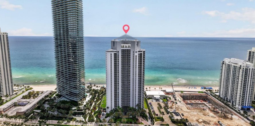 Condo in Sunny Isles Beach, Florida, 2 bedrooms  № 2175730