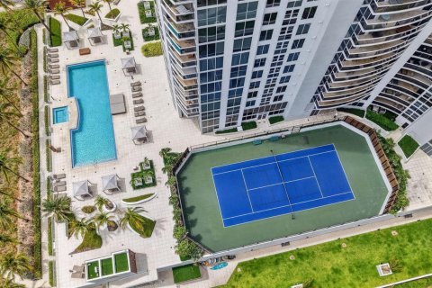 Condo in Sunny Isles Beach, Florida, 2 bedrooms  № 2175730 - photo 3
