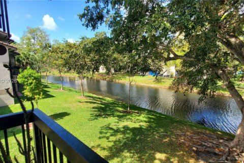 Condo in Sunrise, Florida, 3 bedrooms  № 2043446 - photo 6