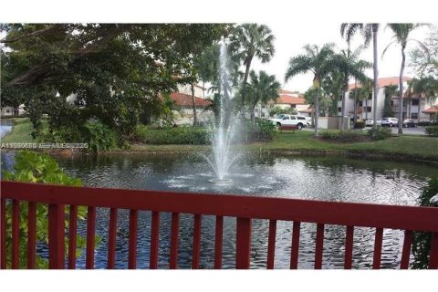 Condo in Sunrise, Florida, 3 bedrooms  № 2043446 - photo 10