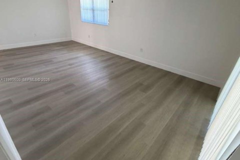 Condo in Sunrise, Florida, 3 bedrooms  № 2043446 - photo 21