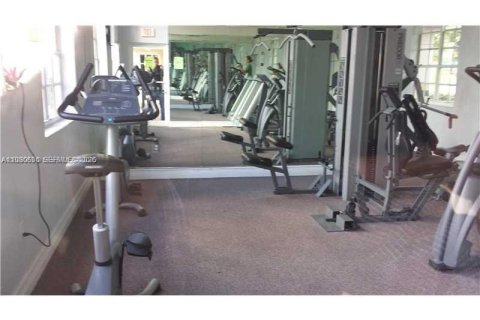 Condo in Sunrise, Florida, 3 bedrooms  № 2043446 - photo 11