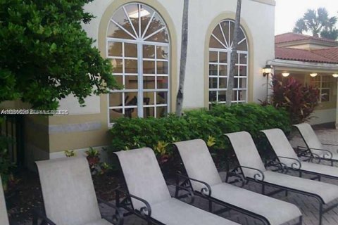 Condo in Sunrise, Florida, 3 bedrooms  № 2043446 - photo 13