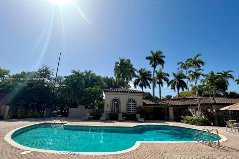 Condo in Sunrise, Florida, 3 bedrooms  № 2043446 - photo 16