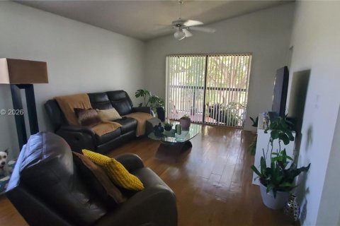 Condo in Sunrise, Florida, 3 bedrooms  № 2043446 - photo 7