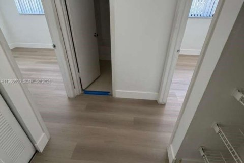 Condo in Sunrise, Florida, 3 bedrooms  № 2043446 - photo 19