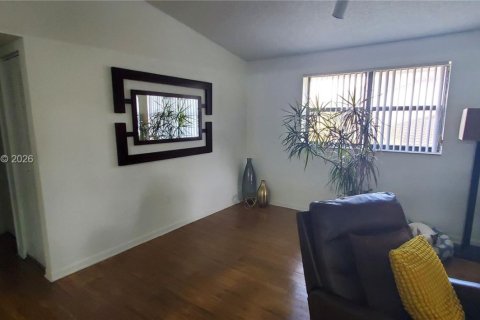 Condo in Sunrise, Florida, 3 bedrooms  № 2043446 - photo 8