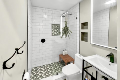 Apartamento en alquiler en Lantana, Florida, 2 dormitorios, 69.68 m2 № 1222679 - foto 1