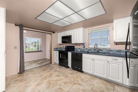 Villa ou maison à vendre à Orlando, Floride: 2 chambres, 124.02 m2 № 1760480 - photo 21