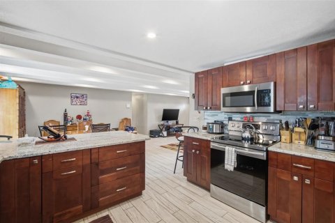 Villa ou maison à vendre à New Port Richey, Floride: 5 chambres, 252.69 m2 № 2211689 - photo 9