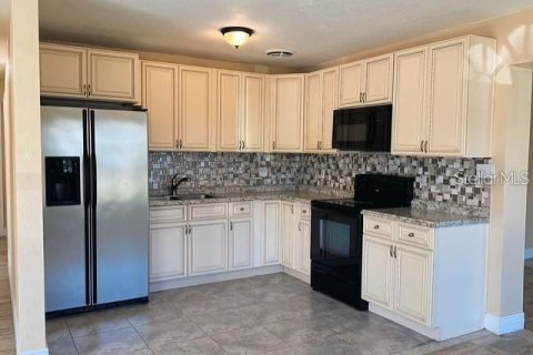 House in Orlando, Florida 3 bedrooms, 117.06 sq.m. № 1908136 - photo 4
